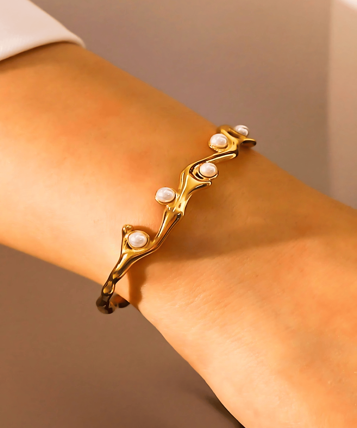18K Pearl Cuff Bracelet Women’s Best Trending Gift for Lady Girl Mother Wife,Birthday Travel Vacation Bridal Wedding Party Daily Office Work School,Spring Summer Fall Winter Holiday Sale,Mason & Madison Co.