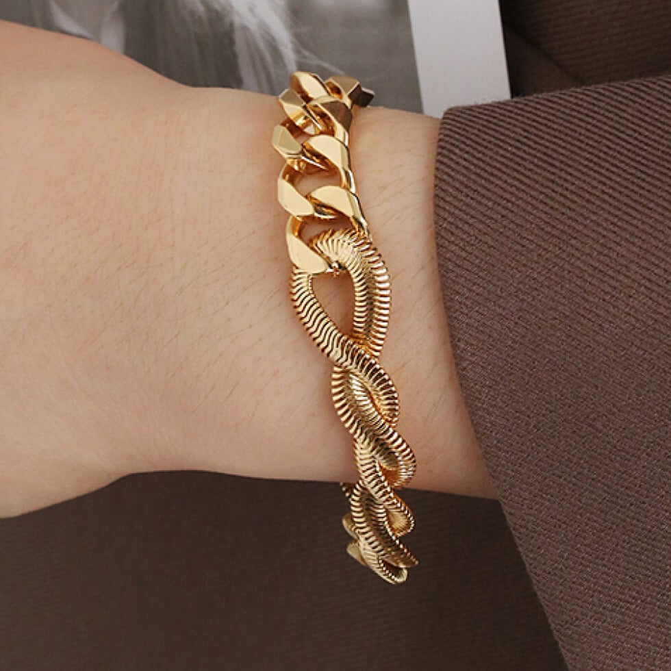 #1 Best Trendy Gold Herringbone Chunky Chain Bracelet Jewelry Gift for Women | Best Trending Aesthetic Yellow Gold Bracelet Jewelry Gift for Women, Girls, Girlfriend, Mother, Wife, Daughter | Mason & Madison Co.