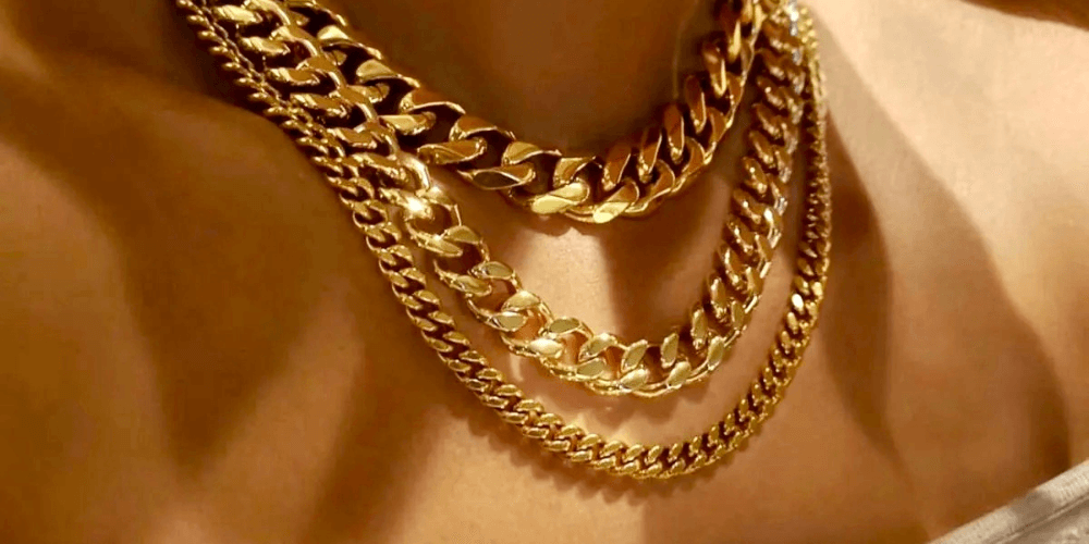 How to Wear Yellow Gold Chain Necklace with Style | Best Yellow Gold Chain Necklace Trends for Women | Women’s BEST Trending Trendy Yellow Gold Chain Necklace on Sale for Women, Lady, Mother, Wife | Mason & Madison Co.