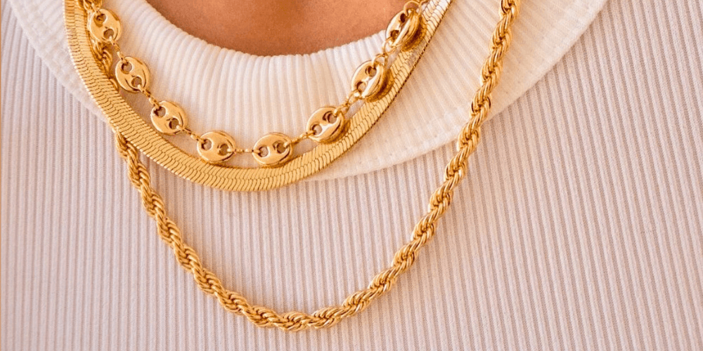 nickel-free 18K gold layers, ensuring safety for people with contact dermatitis and sensitive skin