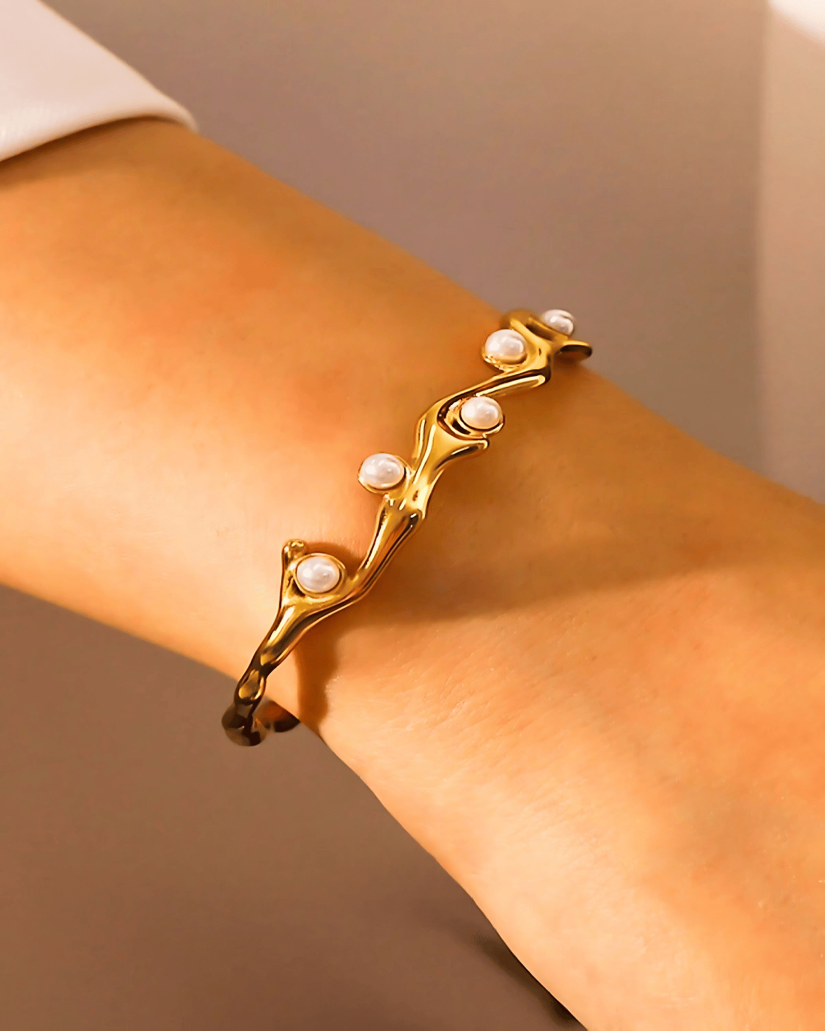 18K Pearl Cuff Bracelet Women’s Best Trending Gift for Lady Girl Mother Wife,Birthday Travel Vacation Bridal Wedding Party Daily Office Work School,Spring Summer Fall Winter Holiday Sale,Mason & Madison Co.