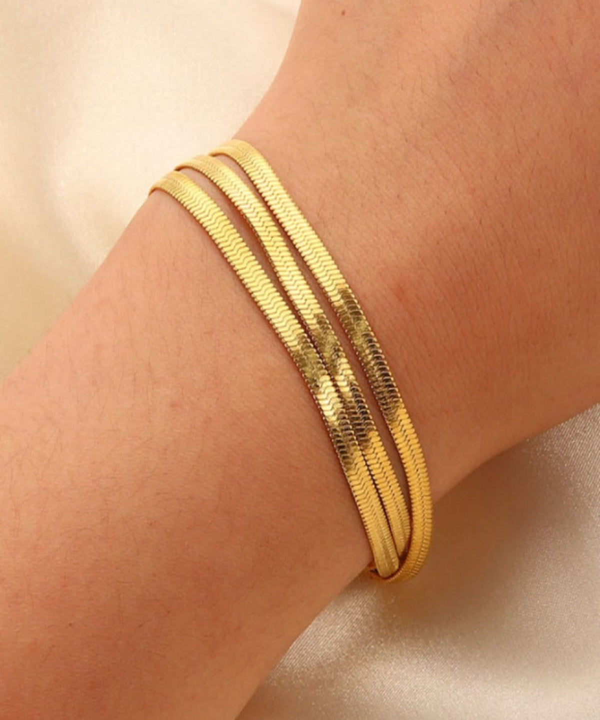 18K Layered Gold Chain Bracelet , Best Trending Trendy Layered Gold Chain Bracelet Gift for Women, Lady, Mother, Wife. 