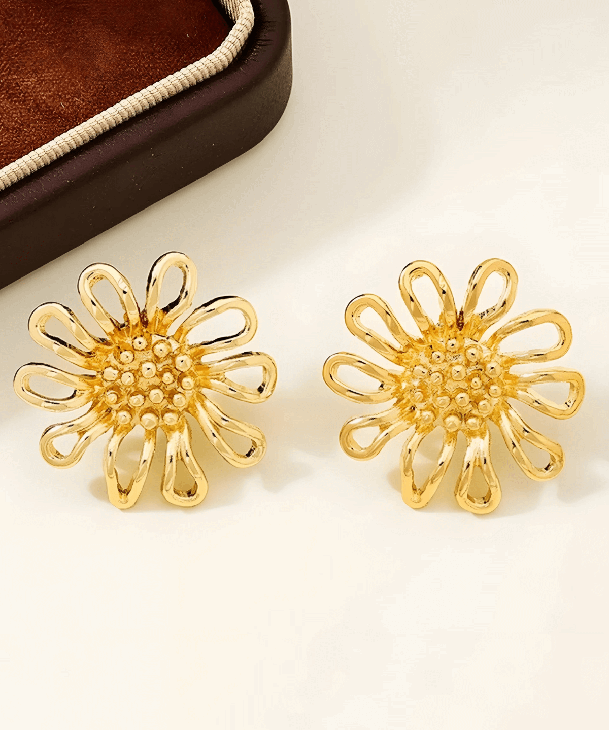 18K Gold Flower Stud Earrings Women’s Best Trending Gift for Lady Girl Mother Wife,Birthday Travel Vacation Bridal Wedding Party Daily Office Work School,Spring Summer Fall Winter Holiday Sale,Mason & Madison Co.