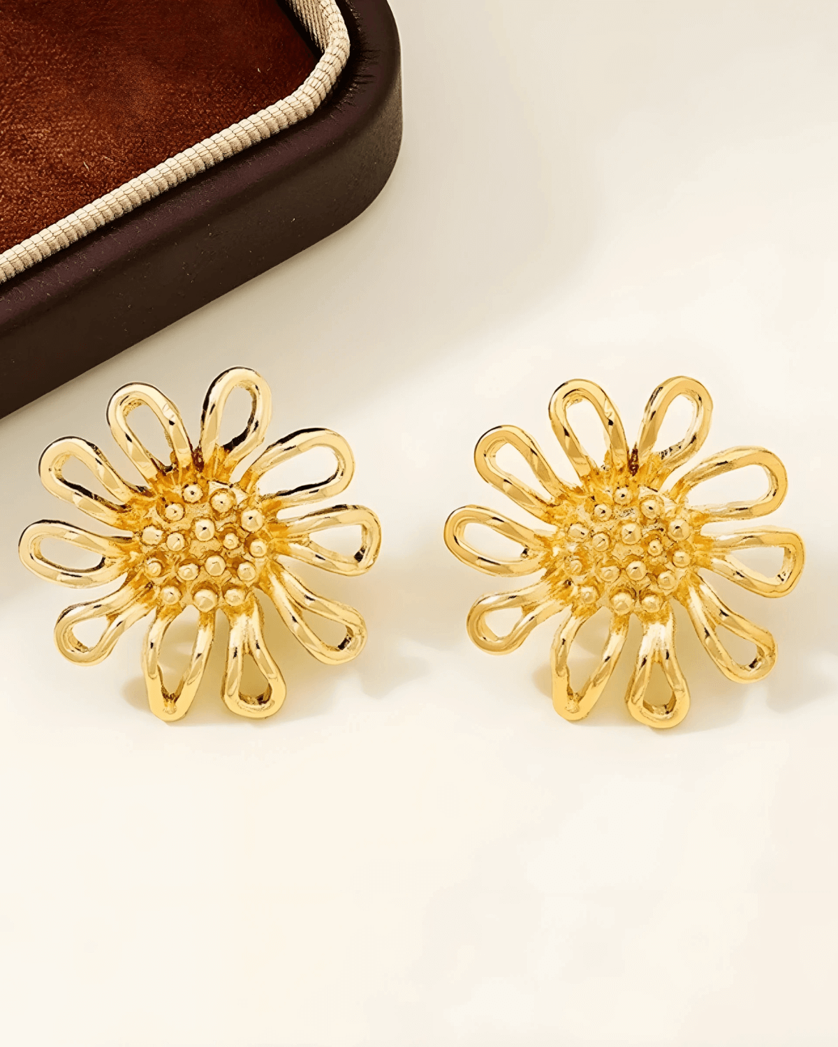 18K Gold Flower Stud Earrings Women’s Best Trending Gift for Lady Girl Mother Wife,Birthday Travel Vacation Bridal Wedding Party Daily Office Work School,Spring Summer Fall Winter Holiday Sale,Mason & Madison Co.
