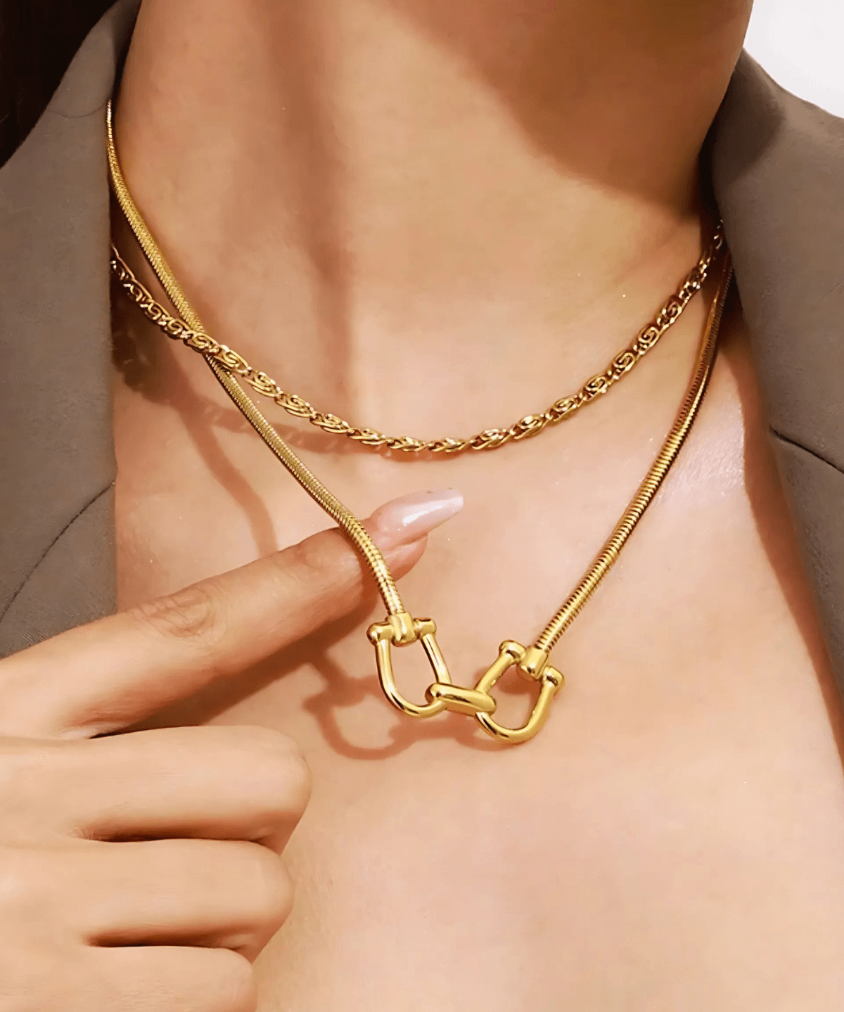 18K Gold Horseshoe Chain Necklace Women’s Best Trending Gift for Lady Girl Mother Wife,Birthday Travel Vacation Bridal Wedding Party Daily Office Work School,Spring Summer Fall Winter Holiday Sale,Mason & Madison Co.