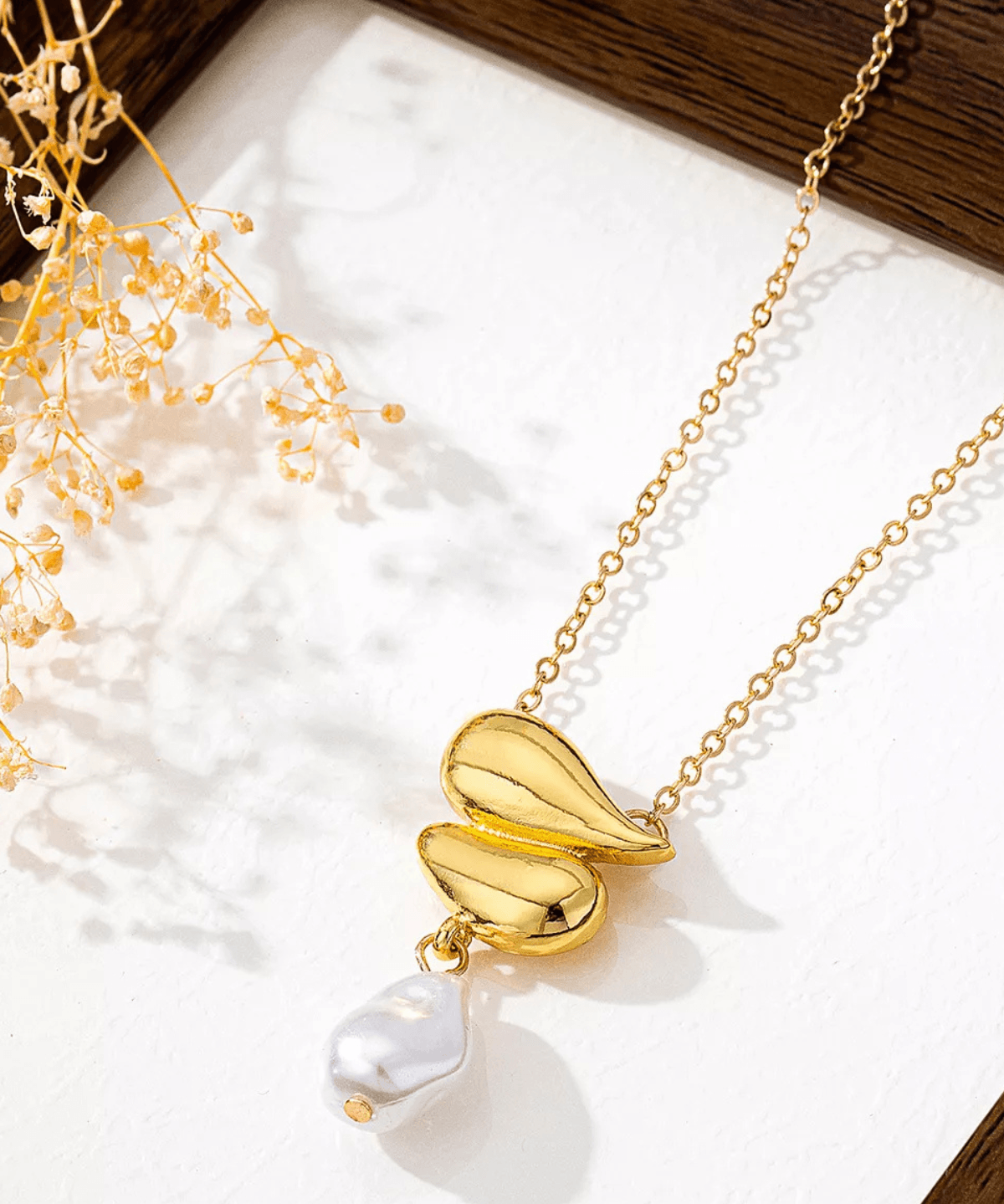 18K Gold Pearl Pendant Necklace 18k Women's | Tarnish-Free, Waterproof, Hypoallergenic, Sustainable, High Quality