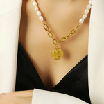 Top Gold Pendant Pearl Chain Necklace Women's Outfit Vibe