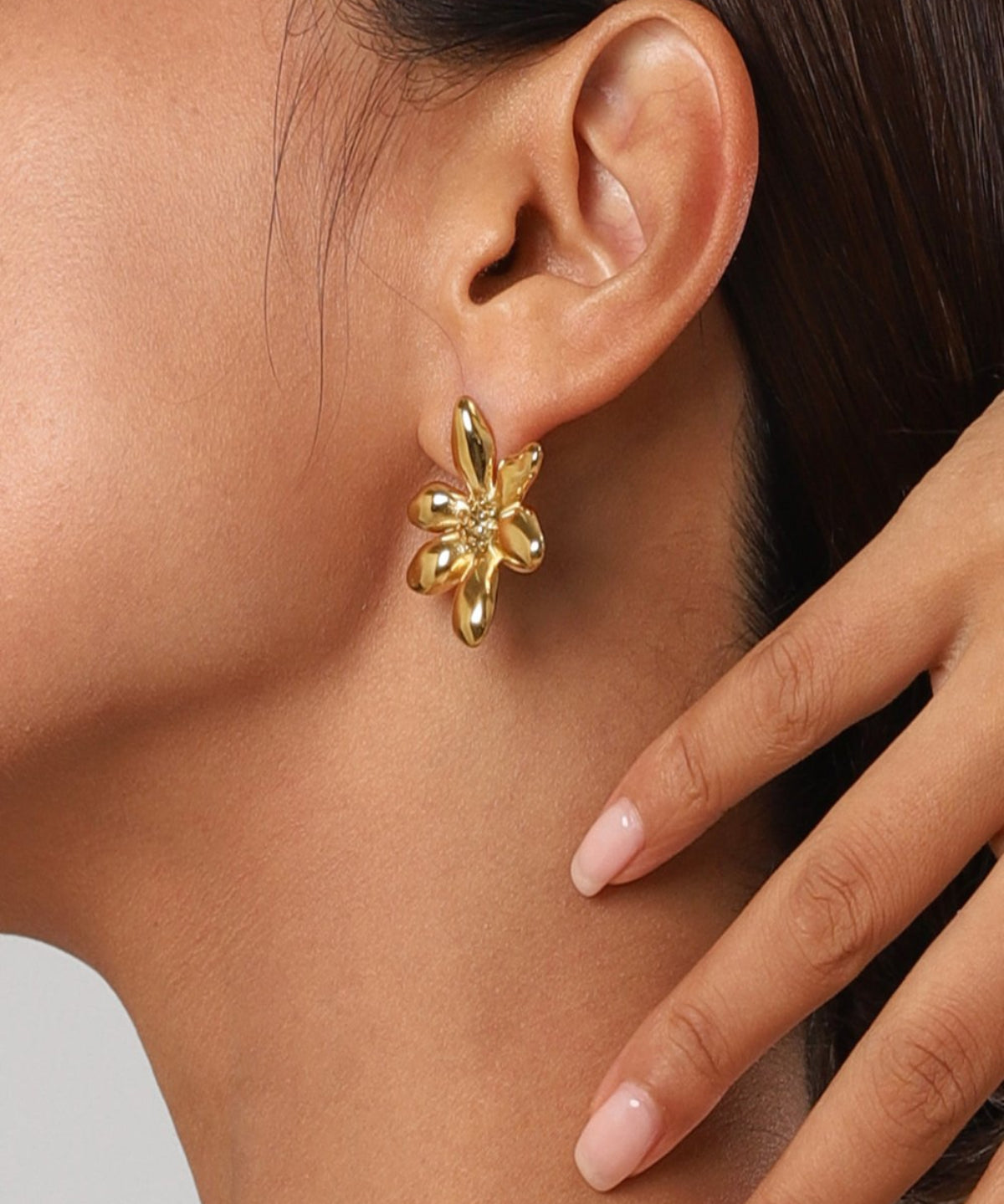 Best Gold Flower Stud Earrings Gift Trends for Women | Women’s BEST Trending Trendy Gold Flower Stud Earrings Jewelry Gift on Sale for Women, Lady, Mother, Wife | Mason & Madison Co.
