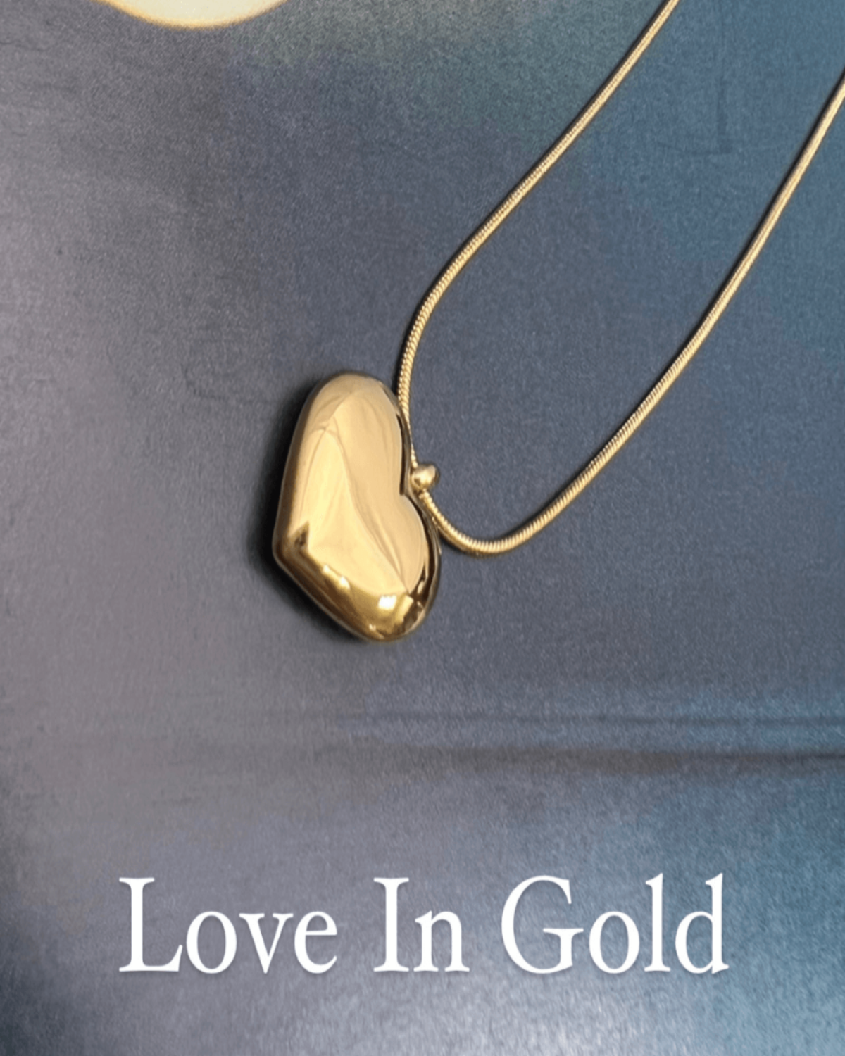 Gold locket for wife online