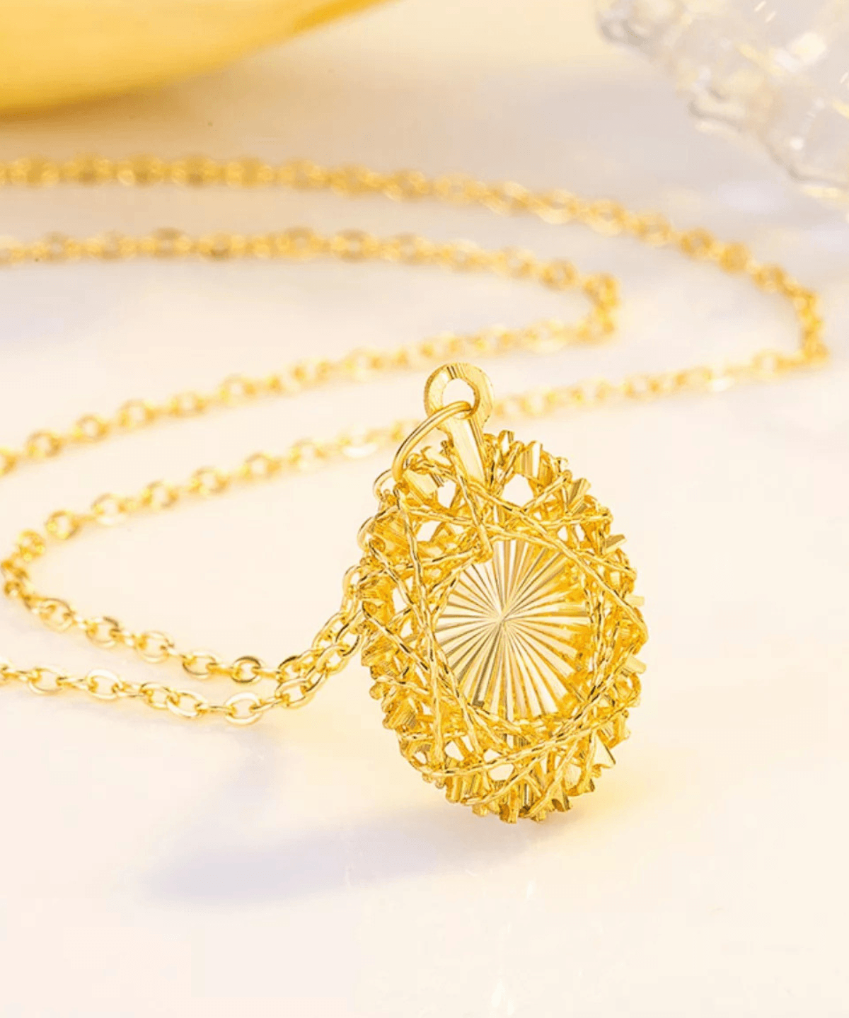 18k Gold Pendant Necklace - Women's Tarnish-Free, Waterproof, Hypoallergenic, Sustainable, High Quality 
