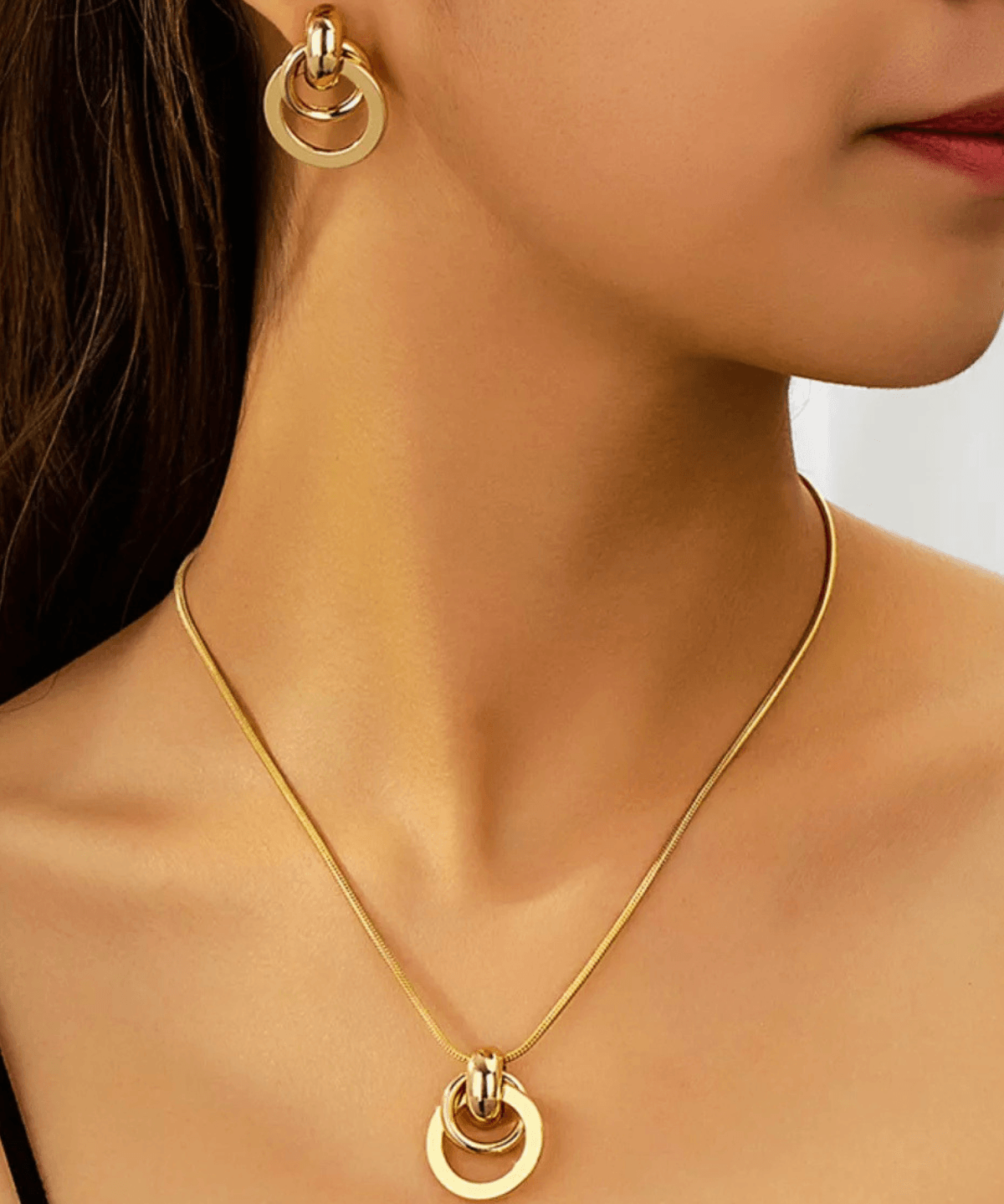 Mason & Madison Co. 18K Gold Circle Pendant Necklace Earrings Bundle Set 18k Women's | Tarnish-Free, Waterproof, Hypoallergenic, Sustainable, High Quality