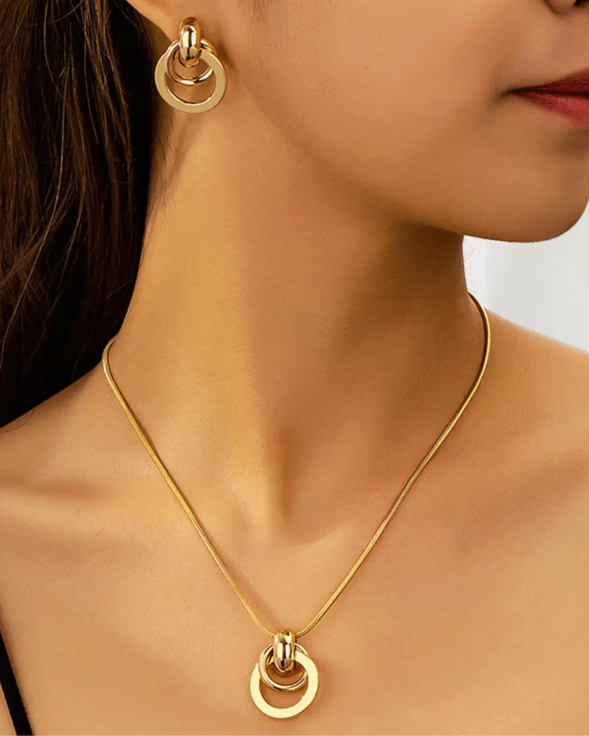 Mason & Madison Co. 18K Gold Circle Pendant Necklace Earrings Bundle Set 18k Women's | Tarnish-Free, Waterproof, Hypoallergenic, Sustainable, High Quality