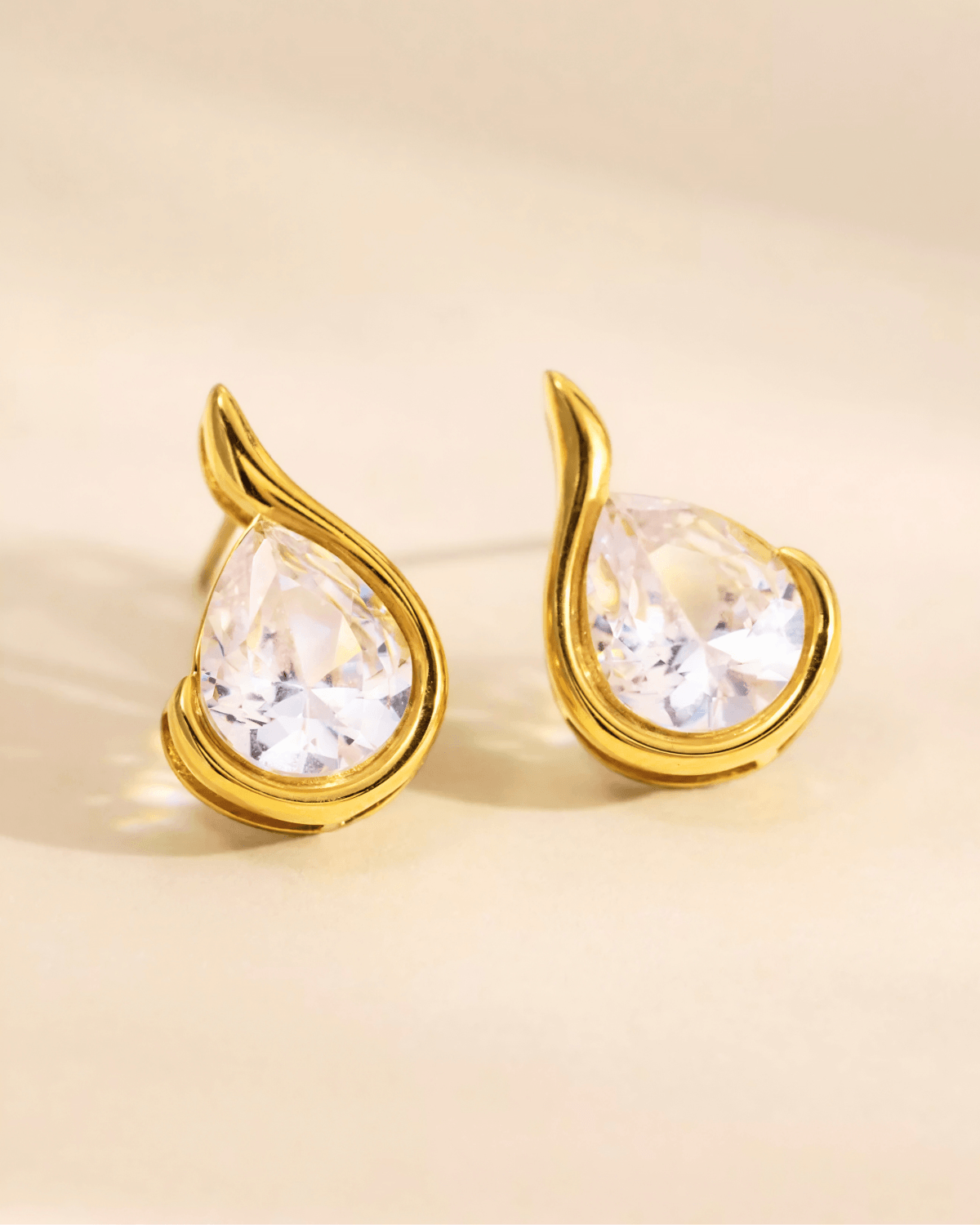 Top Diamond Gold Stud Earrings 18K Women's Gift or Her/Mom/Wife Birthday