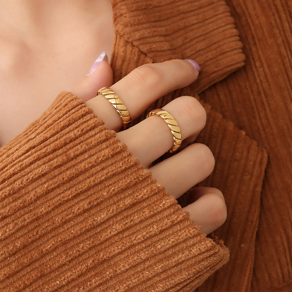 Elegant Texture Gold Ring