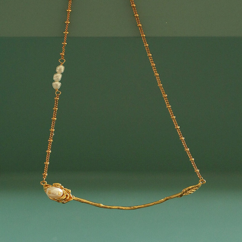 Gold Ravishing Rose and Pearl Detail Necklace