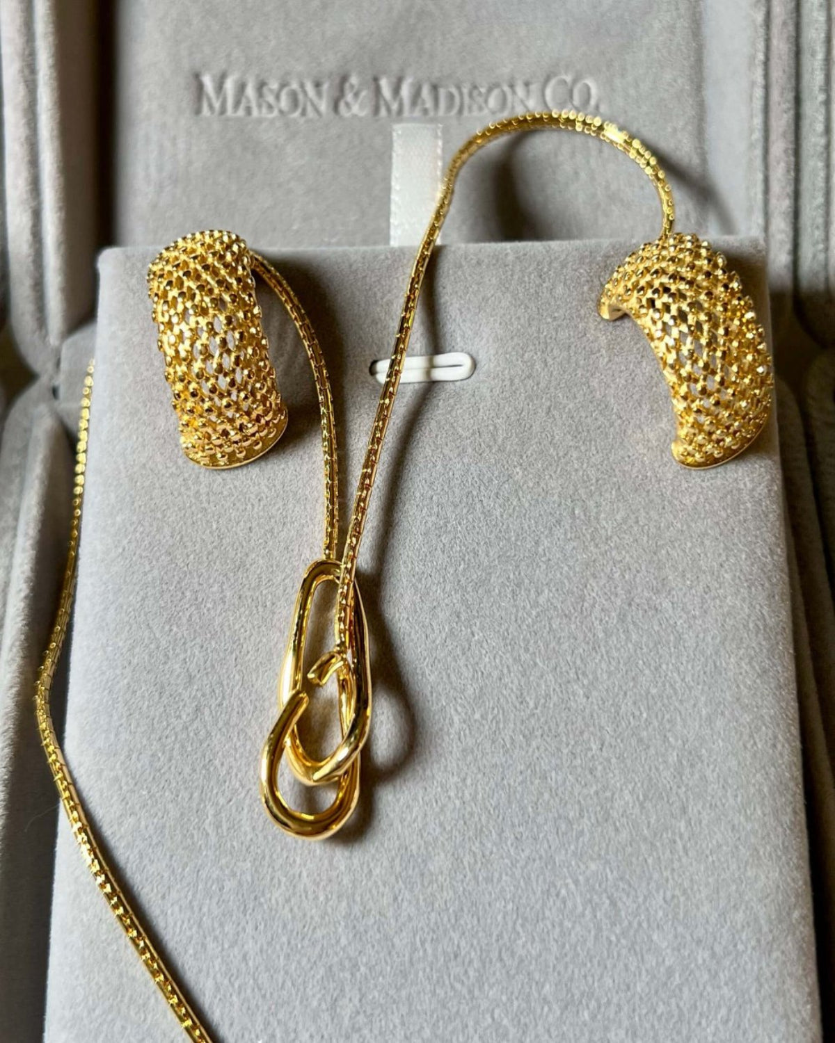 18K Gold Chain Necklace Women’s Best Trending Gift for Lady Girl Mother Wife,Birthday Travel Vacation Bridal Wedding Party Daily Office Work School,Spring Summer Fall Winter Holiday Sale,Mason & Madison Co.