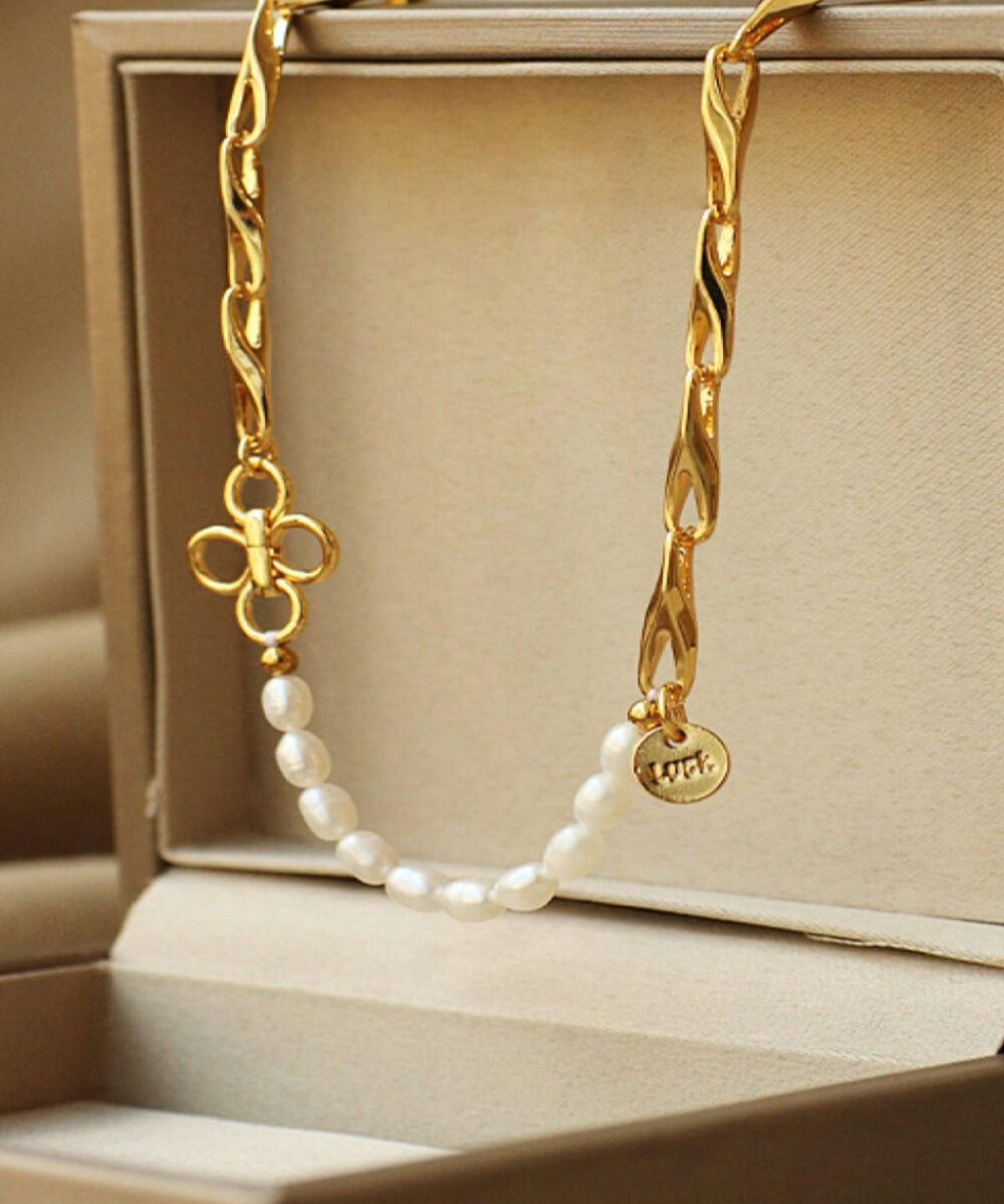 18K Pearl Chain Necklace Women’s Best Trending Gift for Lady Girl Mother Wife,Birthday Travel Vacation Bridal Wedding Party Daily Office Work School,Spring Summer Fall Winter Holiday Sale,Mason & Madison Co.