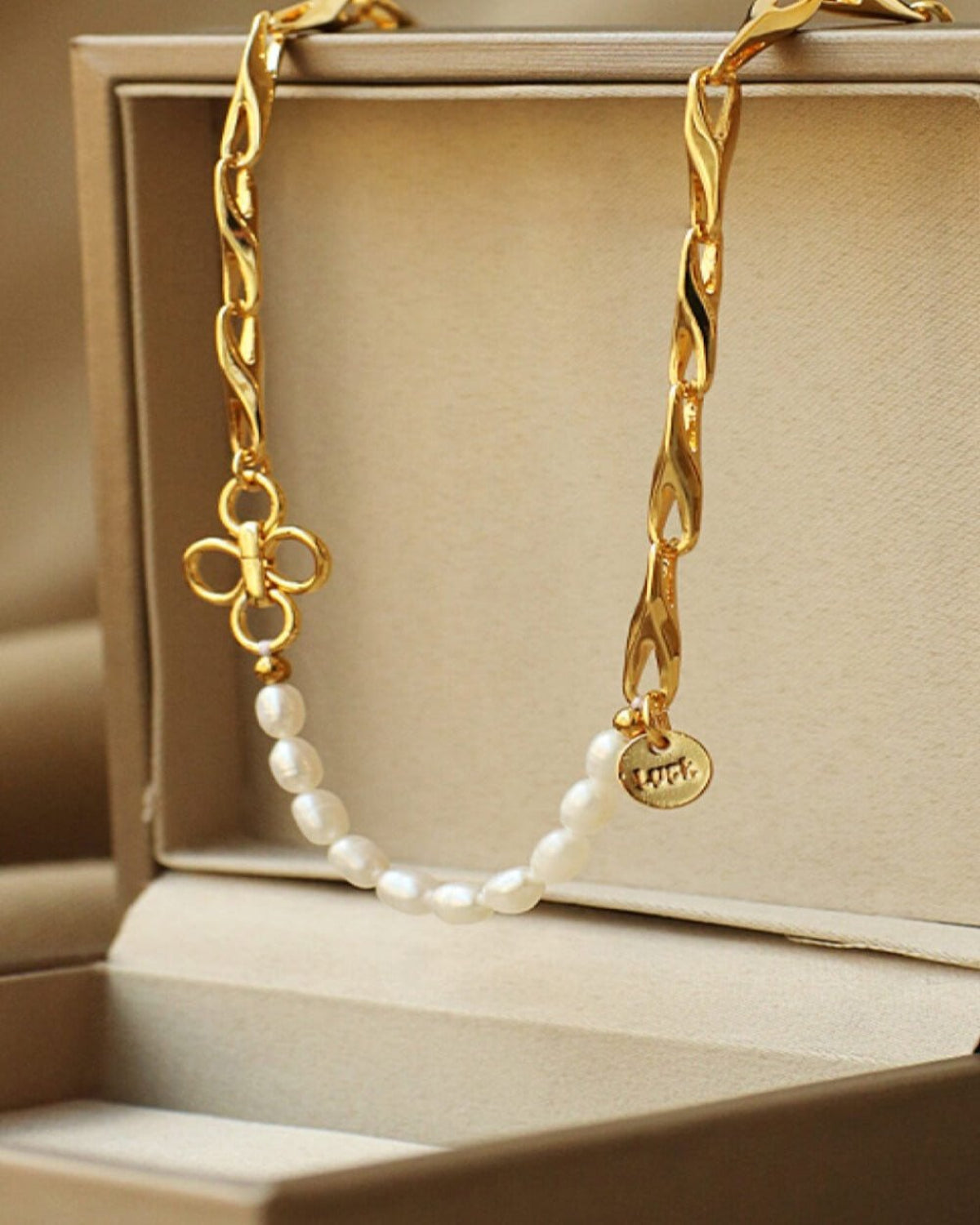 18K Pearl Chain Necklace Women’s Best Trending Gift for Lady Girl Mother Wife,Birthday Travel Vacation Bridal Wedding Party Daily Office Work School,Spring Summer Fall Winter Holiday Sale,Mason & Madison Co.