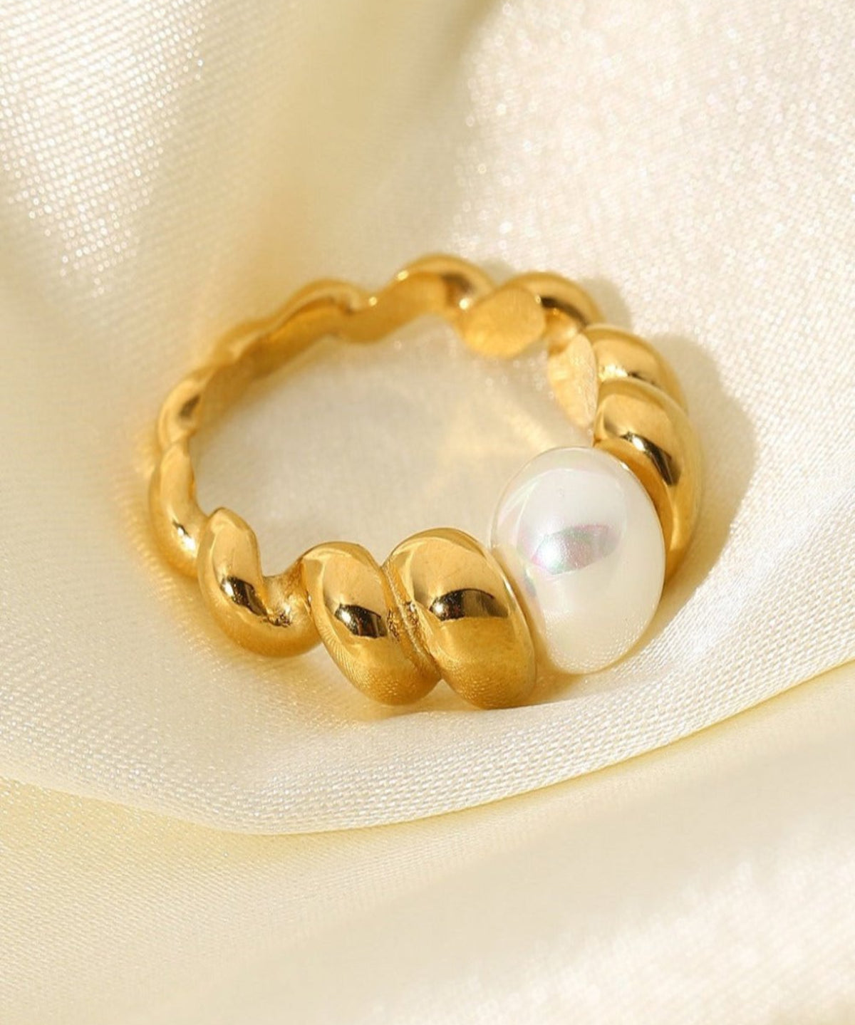 18K Pearl Ring Women’s Best Trending Gift for Lady Girl Mother Wife,Birthday Travel Vacation Bridal Wedding Party Daily Office Work School,Spring Summer Fall Winter Holiday Sale,Mason & Madison Co.