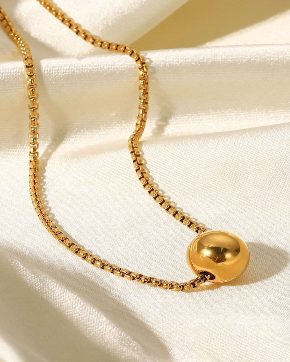 18K Gold Pendant Necklace Women’s Best Trending Gift for Lady Girl Mother Wife,Birthday Travel Vacation Bridal Wedding Party Daily Office Work School,Spring Summer Fall Winter Holiday Sale,Mason & Madison Co.