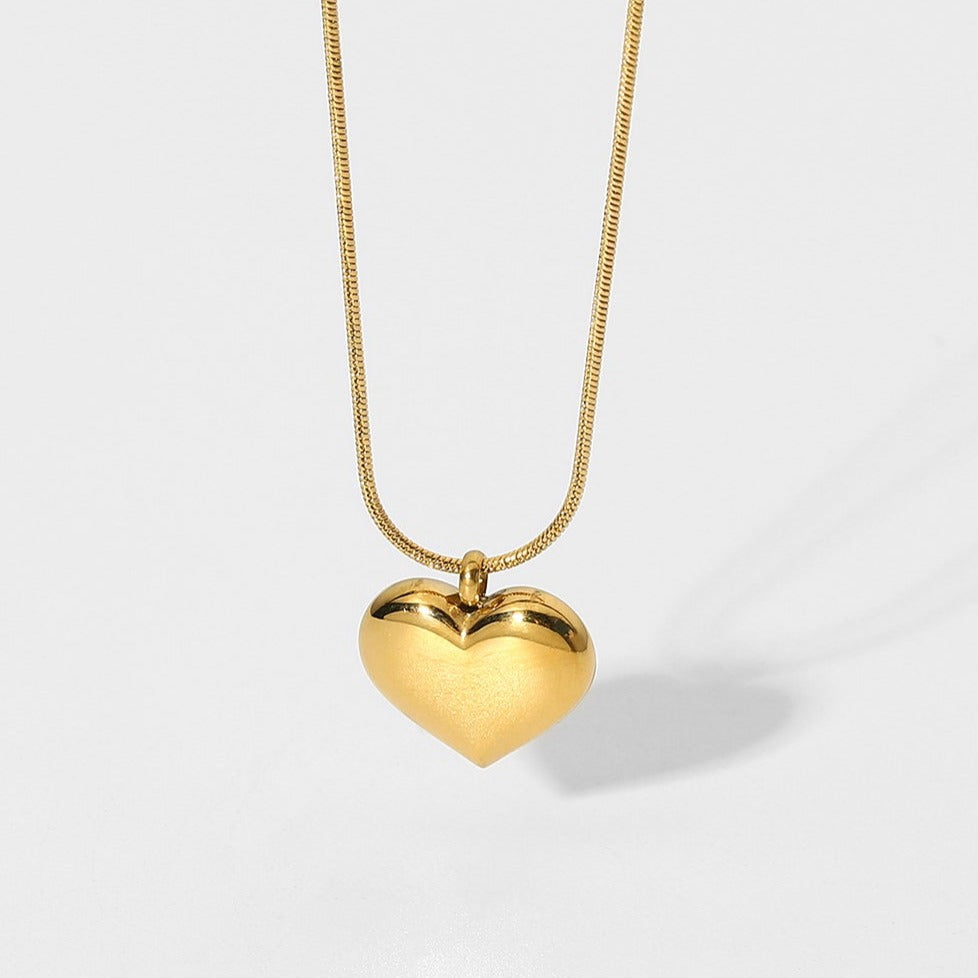 Cute Heart Necklaces for Women Trendy 14K Gold Open Heart Necklace Dainty  Gold Heart Pendant Necklace Aesthetic Jewelry for Teen Girls