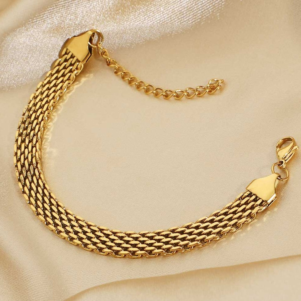 thick gold chain bracelet