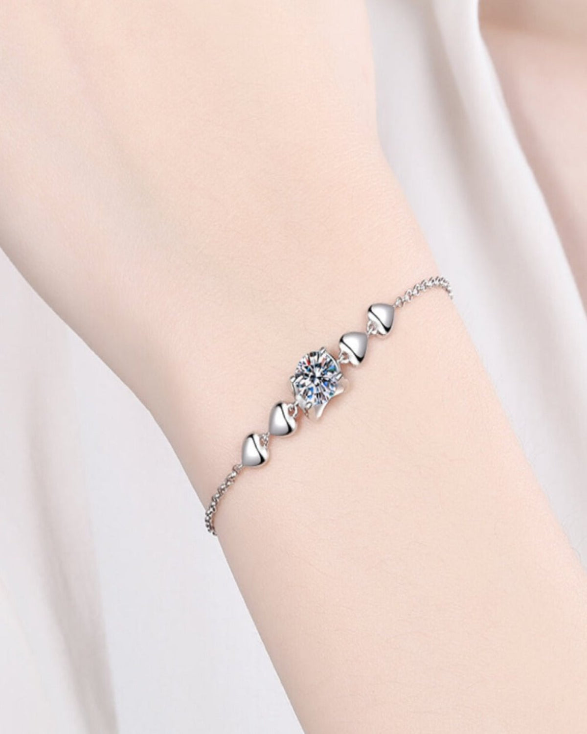 Best Diamond Bracelet Gift Trends for Women｜ #1 Women’s BEST Trending Trendy Diamond Heart Bracelet Jewelry Gift on Sale for Women, Lady, Mother, Wife | 1# BEST Diamond Heart Bracelet Jewelry Gift for Women | #1 Best Most Top Trendy Trending Aesthetic Silver Heart Diamond Bracelet Jewelry Gift for Women, Girls, Girlfriend, Mother, Wife, Ladies | Mason & Madison Co.