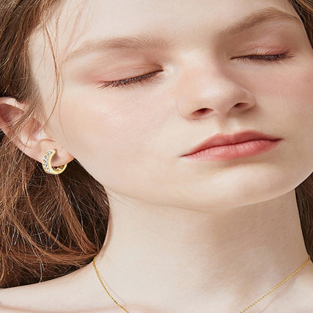 Best diamond huggie earrings hot sale