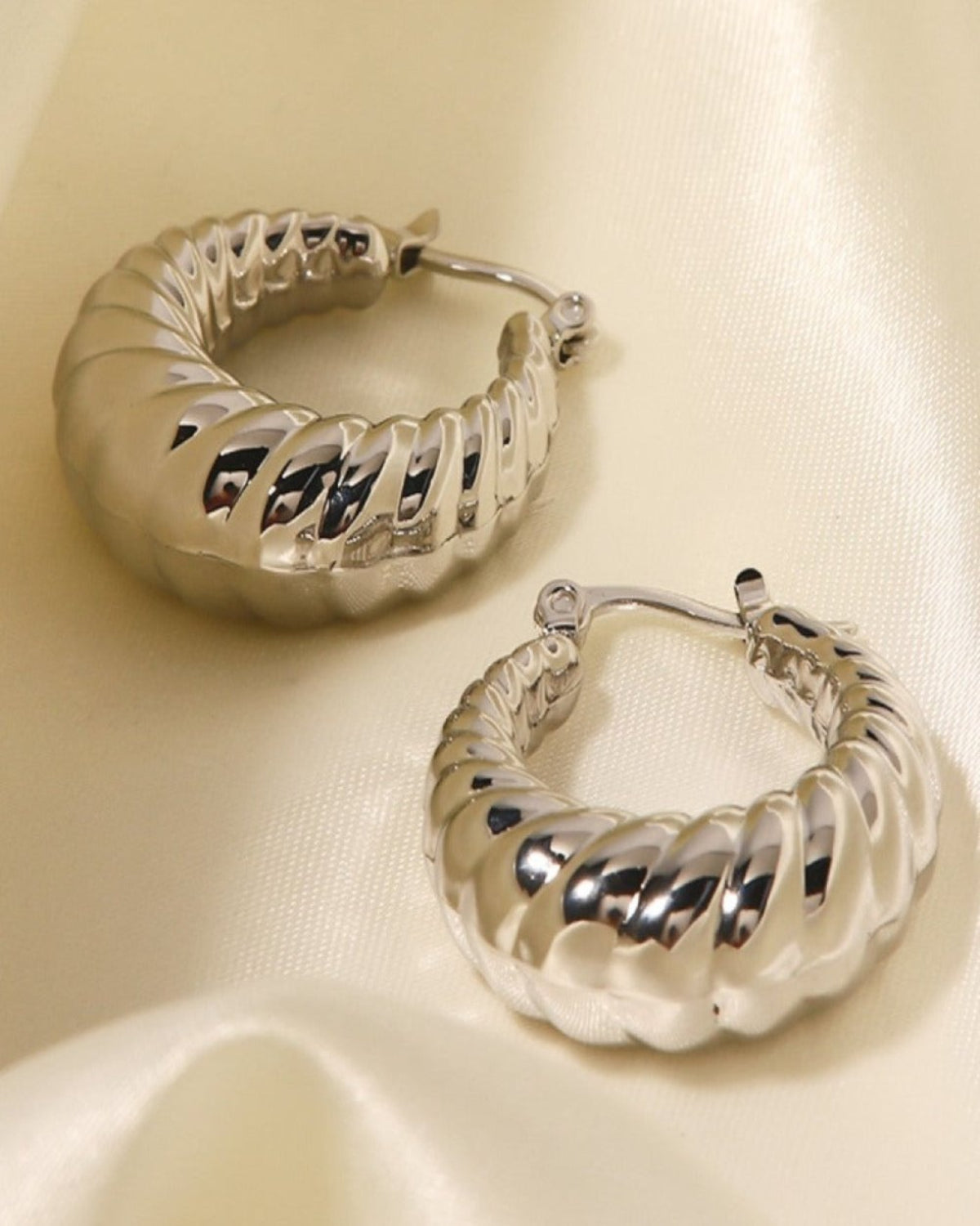 Silver Hoop Earrings Women’s Best Trending Gift for Lady Girl Mother Wife,Birthday Travel Vacation Bridal Wedding Party Daily Office Work School,Spring Summer Fall Winter Holiday Sale,Mason & Madison Co.
