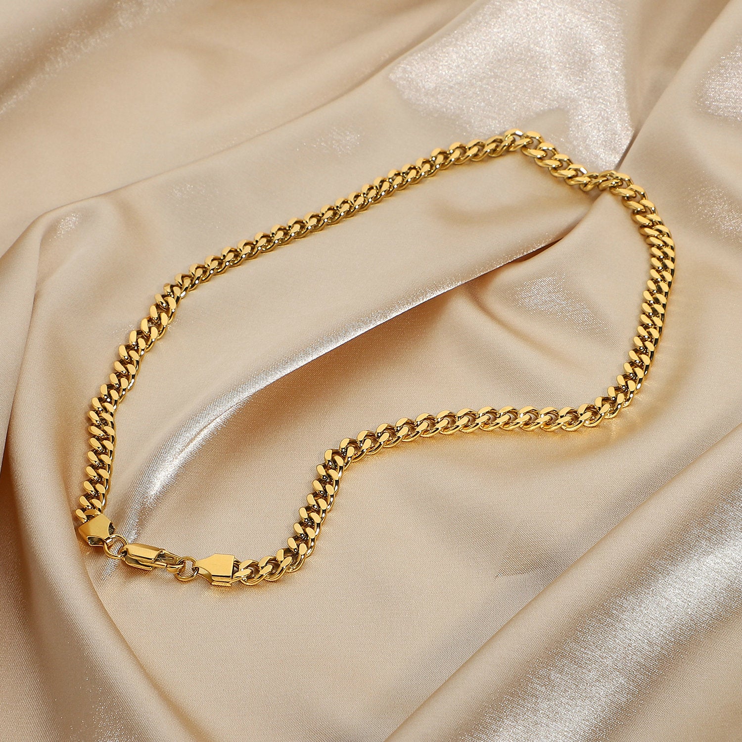 Best Aesthetic Yellow Gold Necklace