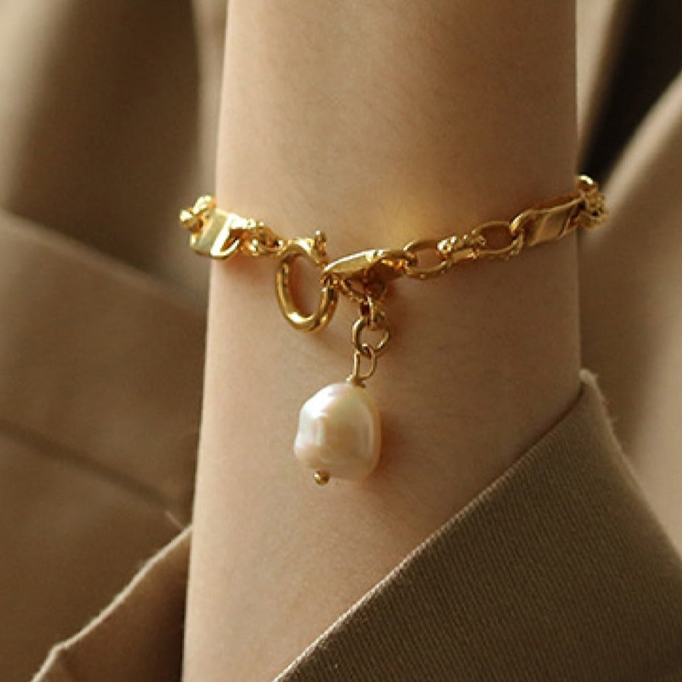 Best Gold Pearl Jewelry Gift | Best Aesthetic Yellow Gold Pearl Bracelet Jewelry Gift for Women, Girls, Girlfriend, Mother, Wife, Daughter