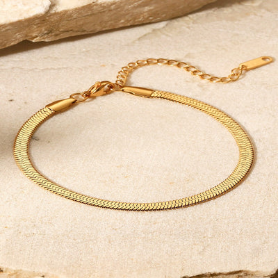Best Gold Herringbone Snake Chain Bracelet Jewelry Gift | Best Aesthetic Yellow Gold Chain Bracelet Jewelry Gift for Women, Girls, Girlfriend, Mother, Wife, Daughter | Mason & Madison Co.