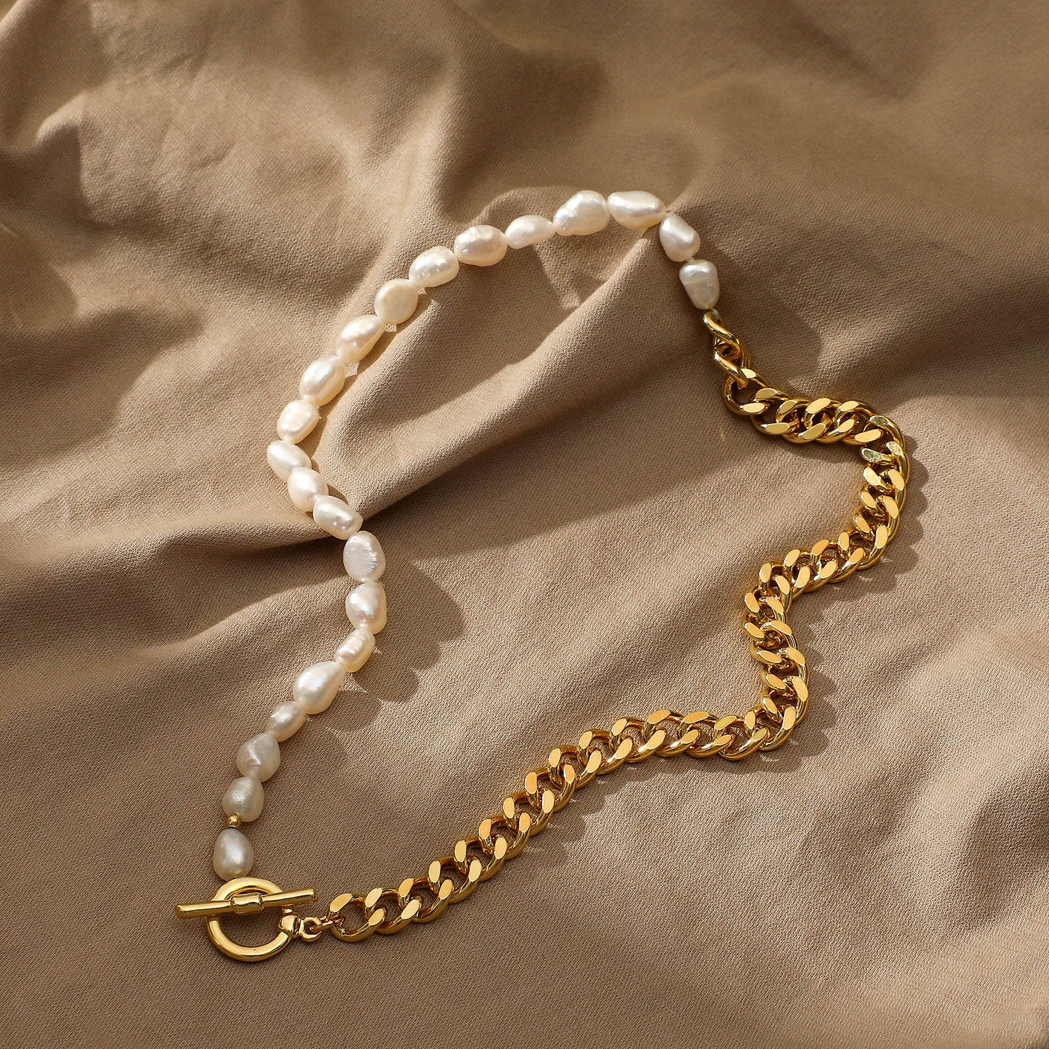 Half & Half Lock Necklace 24 in / Oval Pearls / Gold