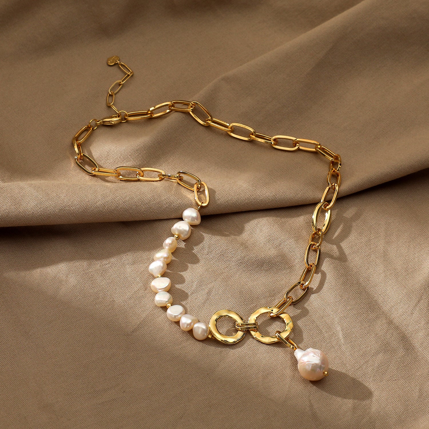Pearl Station Choker – Ring Concierge
