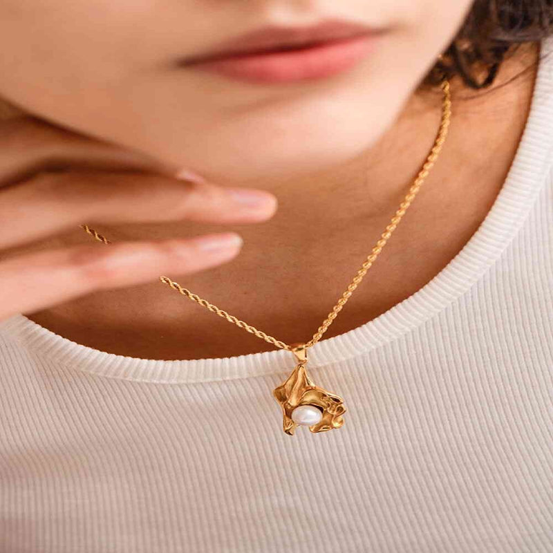 Pearl Trim Pendant Gold Necklace